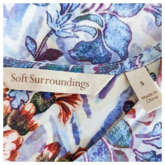 SOFT SURROUNDINGS Floral Pleated Top Size S - Picture 8 of 10